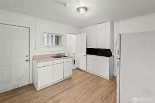 10916 Yakima Ave S, Tacoma, WA 98444 - Photo 3