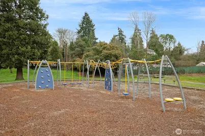 4233 S Bradford Street, Seattle, WA 98118 - Photo 7