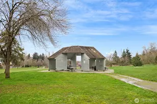 4233 S Bradford St, Seattle, WA 98118 - Photo 9