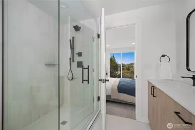 3852 Carr Place N, Seattle, WA 98103 - Photo 13