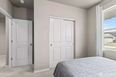 2307 S 57th Avenue, Yakima, WA 98903 - Photo 5