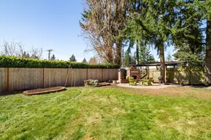 15919 19th Ave SW, Burien, WA 98166 - Photo 23