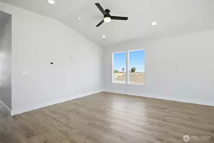 739 N Muscovy St, Moses Lake, WA 98837 - Photo 9