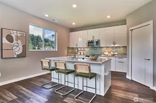 13811 Brookdale Ln E, Tacoma, WA 98445 - Photo 7