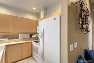 1504 Aurora Ave N, Seattle, WA 98109 - Photo 5