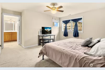 10700 SE 260th Street #E103, Kent, WA 98030 - Photo 11