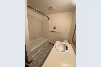 14911 SE 49th Street, Bellevue, WA 98006 - Photo 17