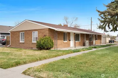 1131 1133 W Ivy Avenue, Moses Lake, WA 98837 - Photo 1