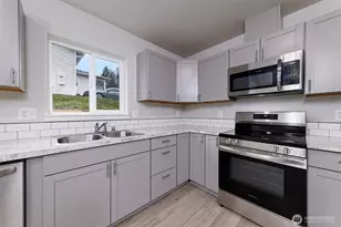 11 E Eberhart Ln, Allyn, WA 98524 - Photo 15