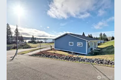 11 E Eberhart Lane, Allyn, WA 98524 - Photo 3