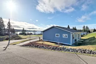 11 E Eberhart Ln, Allyn, WA 98524 - Photo 3