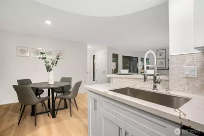 11510 NE 128th Street #2, Kirkland, WA 98034 - Photo 5