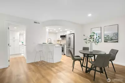 11510 NE 128th Street #2, Kirkland, WA 98034 - Photo 3