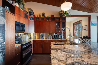 1822 Seacrest Drive, Lummi Island, WA 98262 - Photo 9