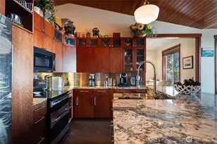 1822 Seacrest Dr, Lummi Island, WA 98262 - Photo 9