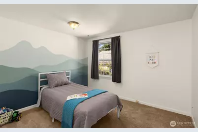 13703 Palatine Avenue N, Seattle, WA 98133 - Photo 17