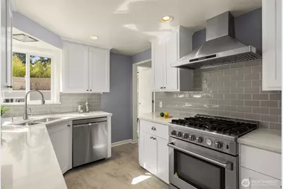 13703 Palatine Avenue N, Seattle, WA 98133 - Photo 13