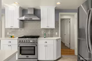 13703 Palatine Ave N, Seattle, WA 98133 - Photo 11