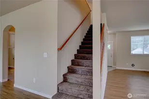 1709 Hillcrest Loop, Mount Vernon, WA 98274 - Photo 9