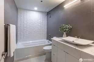 417 E Pine St, Seattle, WA 98122 - Photo 13