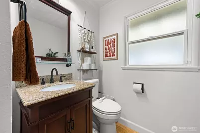 2520 Mtn View Avenue W, University Place, WA 98466 - Photo 17