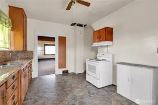 1208 S Ainsworth Ave, Tacoma, WA 98405 - Photo 9