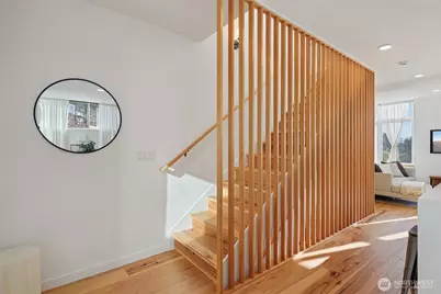 515 Howe #A, Seattle, WA 98109 - Photo 3