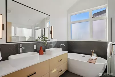 515 Howe #A, Seattle, WA 98109 - Photo 19