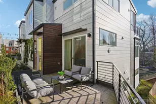 515 Howe, Seattle, WA 98109 - Photo 35