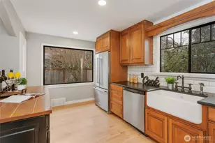 10726 Sand Point Way NE, Seattle, WA 98125 - Photo 15