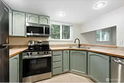 915 N 163rd Street #C17, Shoreline, WA 98133 - Photo 7