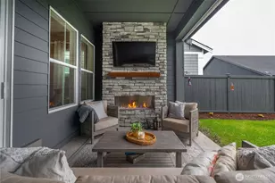 23540 SE Wisteria St, Black Diamond, WA 98010 - Photo 27