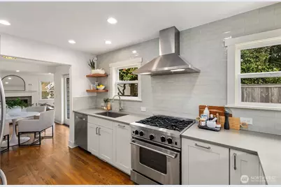 7544 31st Avenue NW, Seattle, WA 98117 - Photo 11