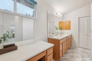 24320 SE 42nd St, Sammamish, WA 98029 - Photo 27