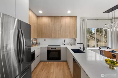 18638 NE 55th Way #LL1863, Redmond, WA 98052 - Photo 3