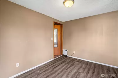 2113 E Grand Avenue, Everett, WA 98201 - Photo 9