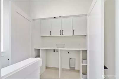 9013 14th Avenue SW, Seattle, WA 98106 - Photo 11
