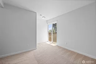 911 N 104th St, Seattle, WA 98133 - Photo 15