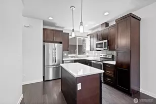 911 N 104th St, Seattle, WA 98133 - Photo 21