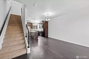 911 N 104th St, Seattle, WA 98133 - Photo 23