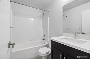 911 N 104th St, Seattle, WA 98133 - Photo 13