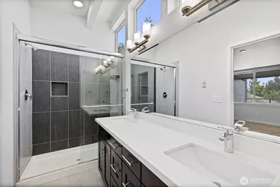 911 N 104th Street #A, Seattle, WA 98133 - Photo 39