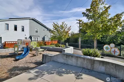 218 SW 96th Lane, Seattle, WA 98106 - Photo 27