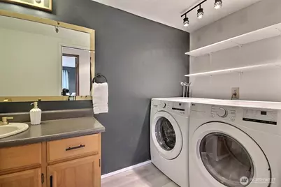 1100 Harrington Avenue NE #205, Renton, WA 98056 - Photo 21