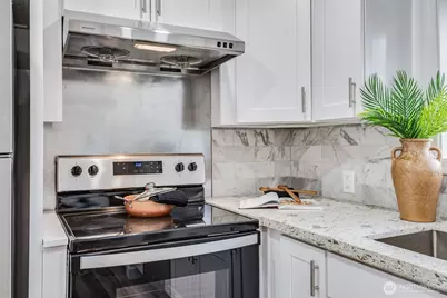 1729 S Columbian Way, Seattle, WA 98108 - Photo 13