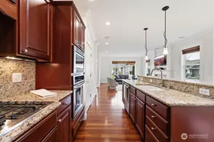 7276 Rosemount Cir, Tacoma, WA 98465 - Photo 9