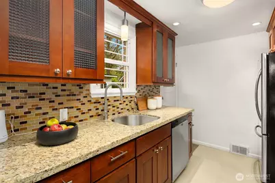 1502 N 107th Street, Seattle, WA 98133 - Photo 7