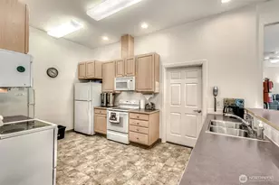 27517 218th Pl SE, Maple Valley, WA 98038 - Photo 29