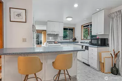 402 E Madrona Boulevard NW, Herron Island, WA 98349 - Photo 5