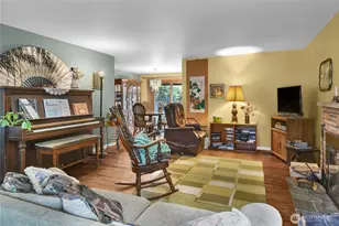 18703 50th Ave NE, Lake Forest Park, WA 98155 - Photo 3